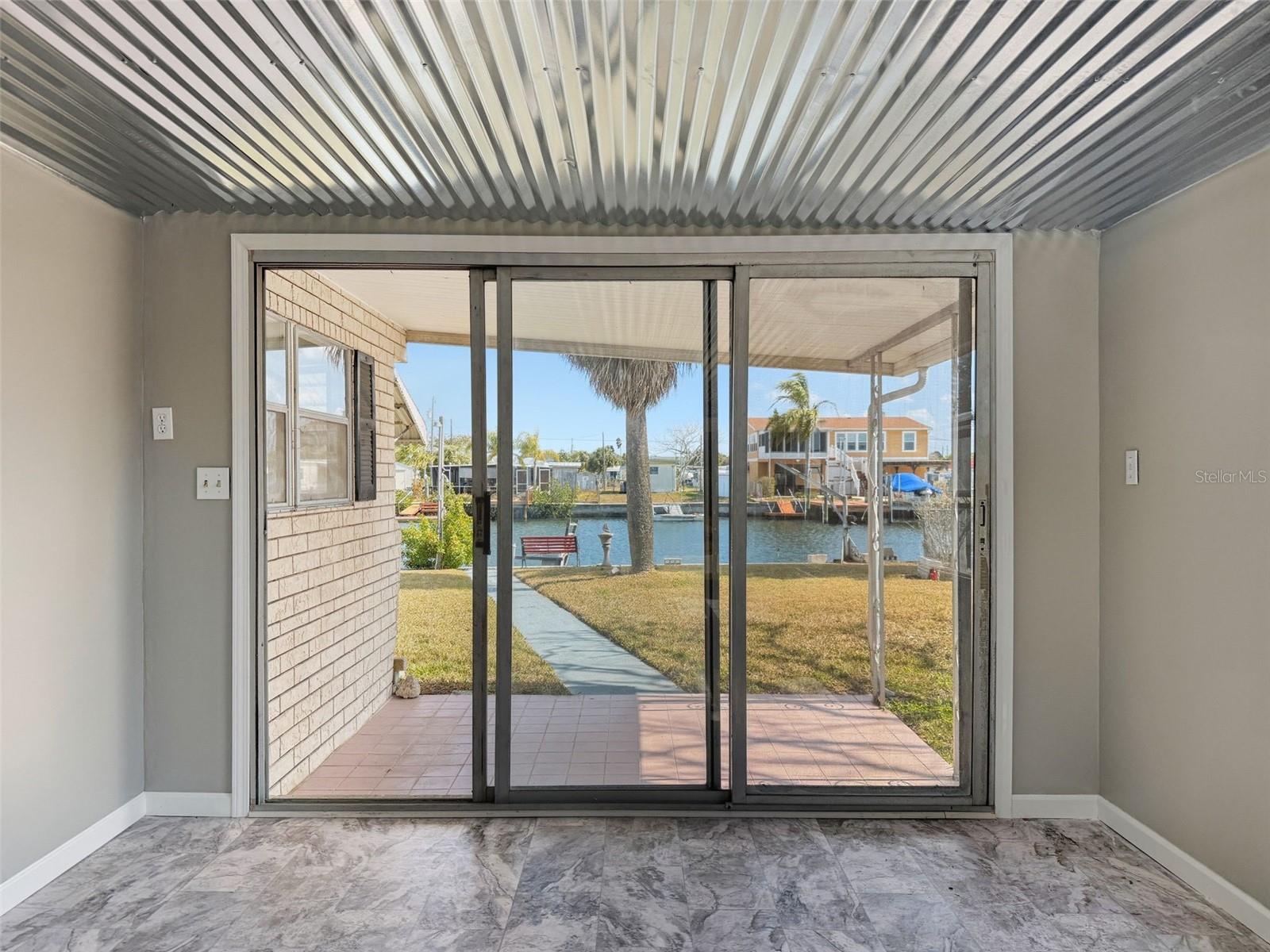 SIGNAL COVE - Residential