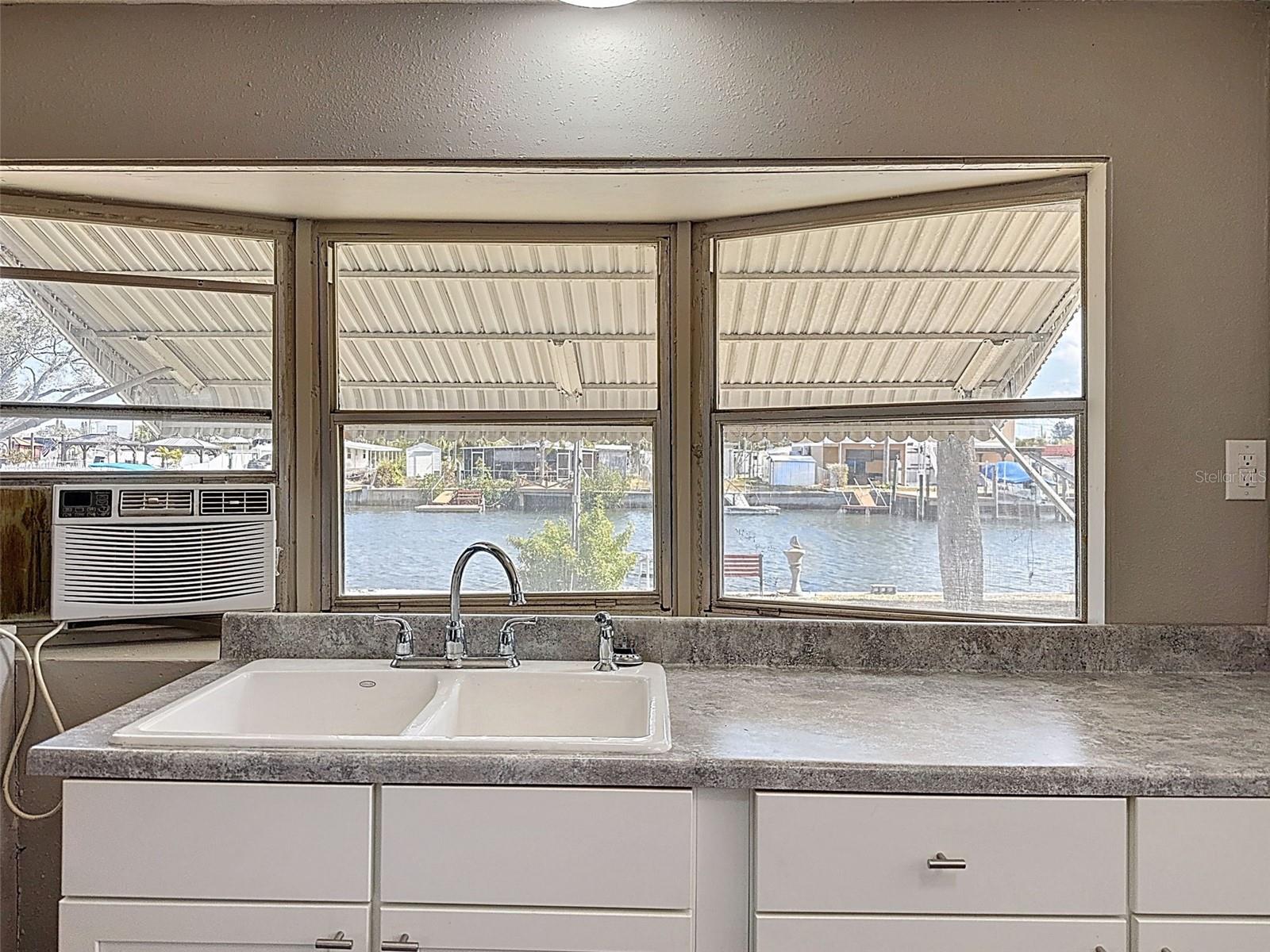 SIGNAL COVE - Residential