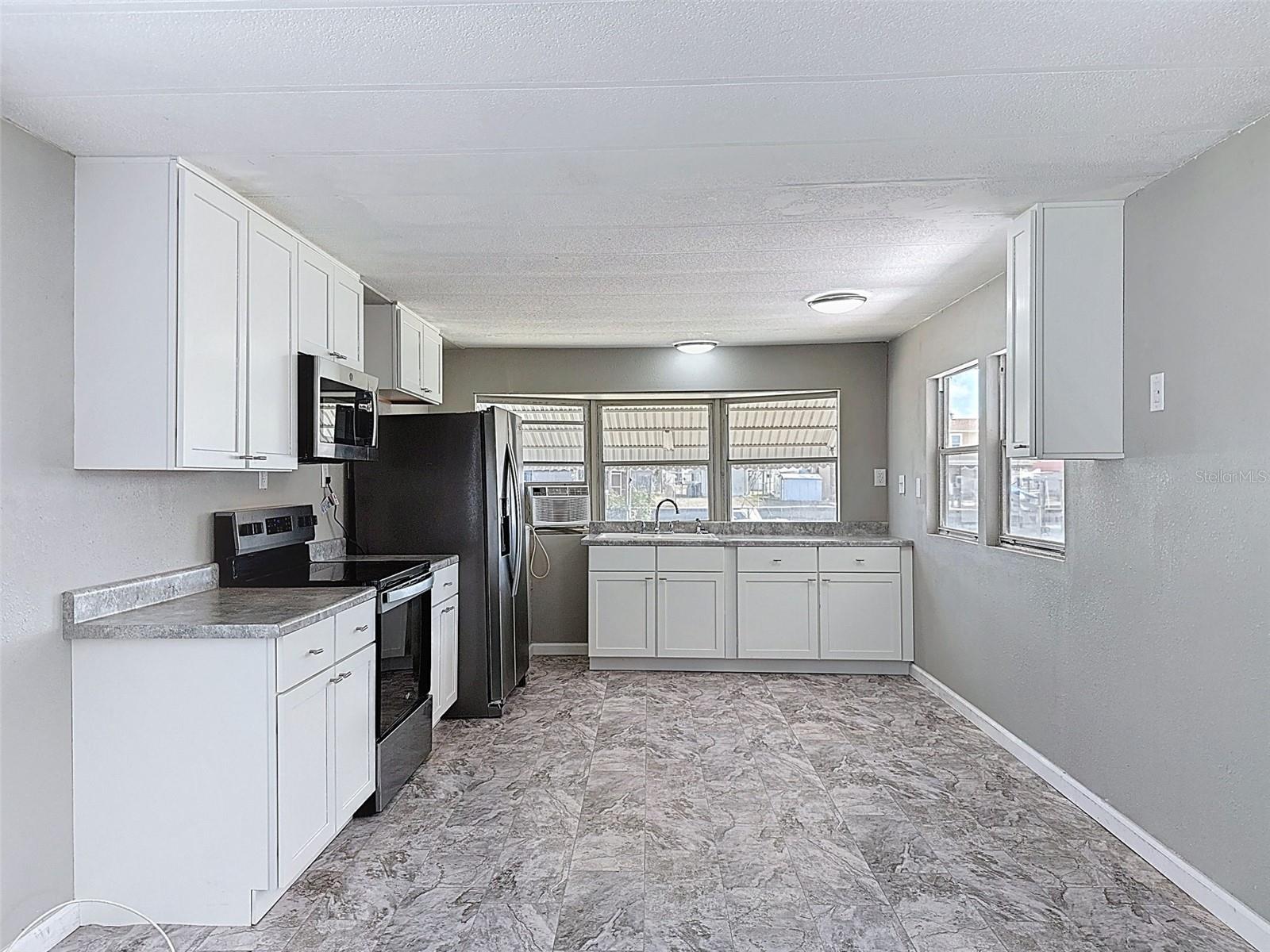 SIGNAL COVE - Residential