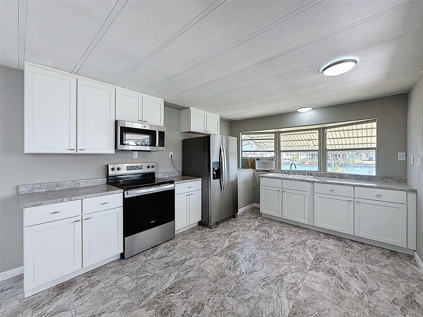 SIGNAL COVE - Residential