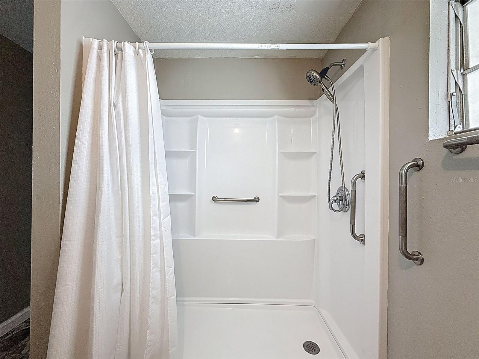 SIGNAL COVE - Residential