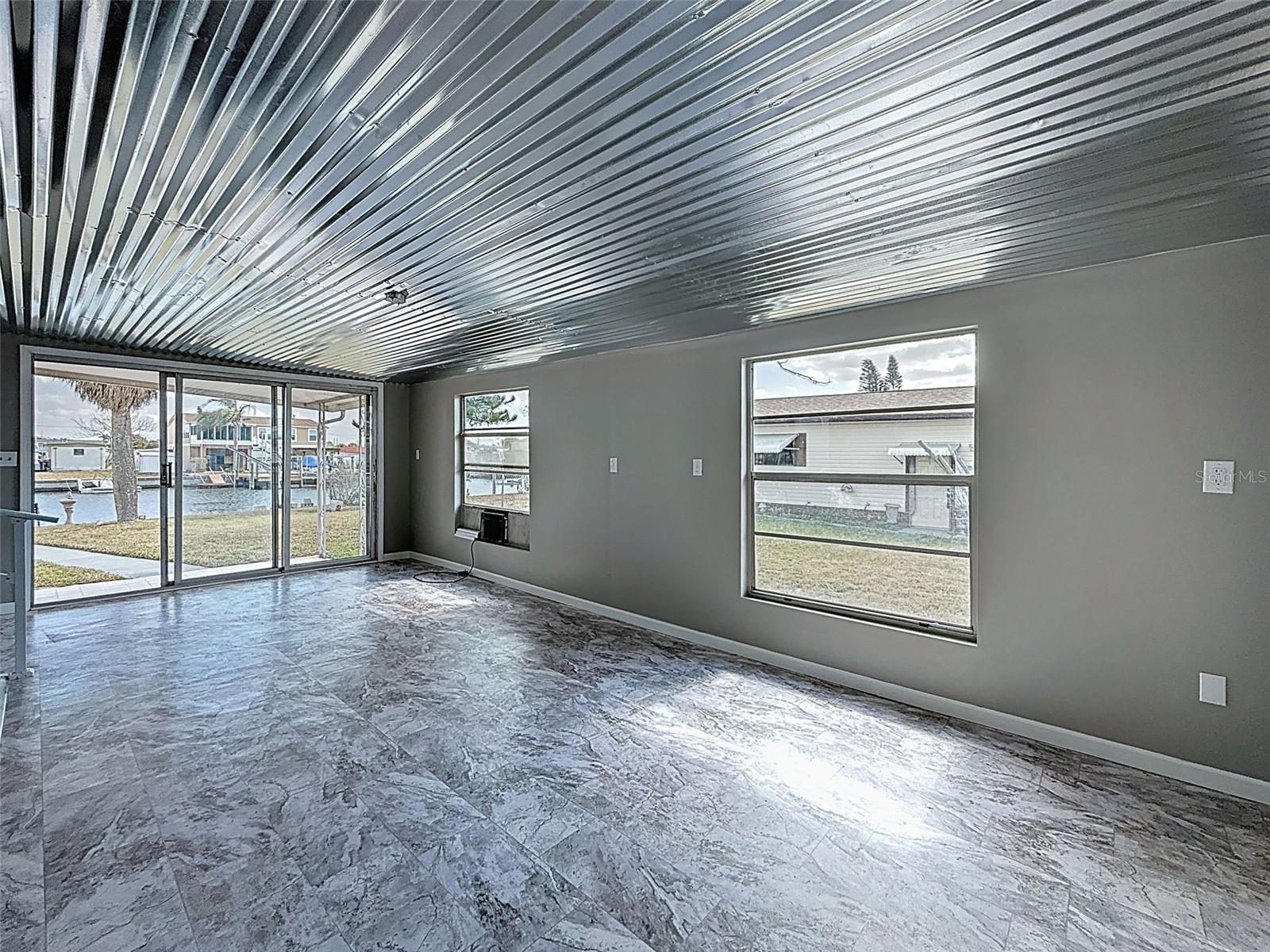 SIGNAL COVE - Residential