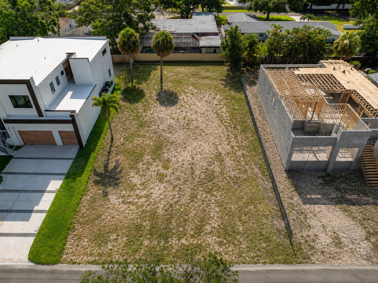208 S TREASURE DRIVE