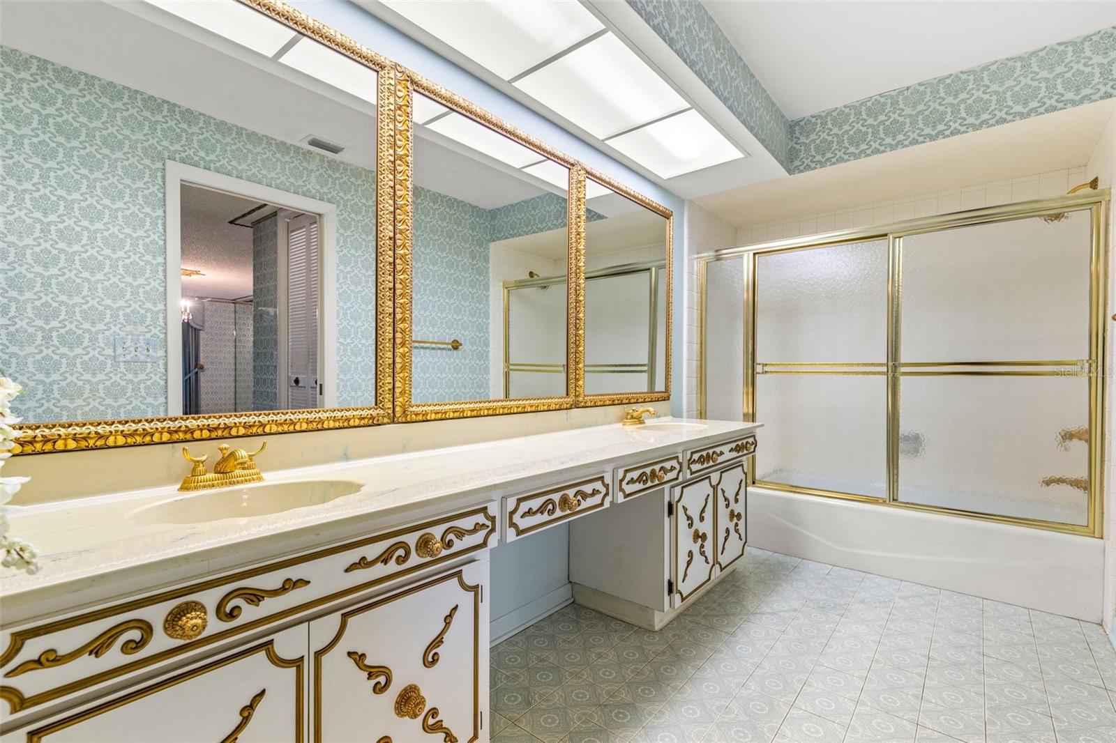 TEMPLE TERRACE ESTATES REP - Residential