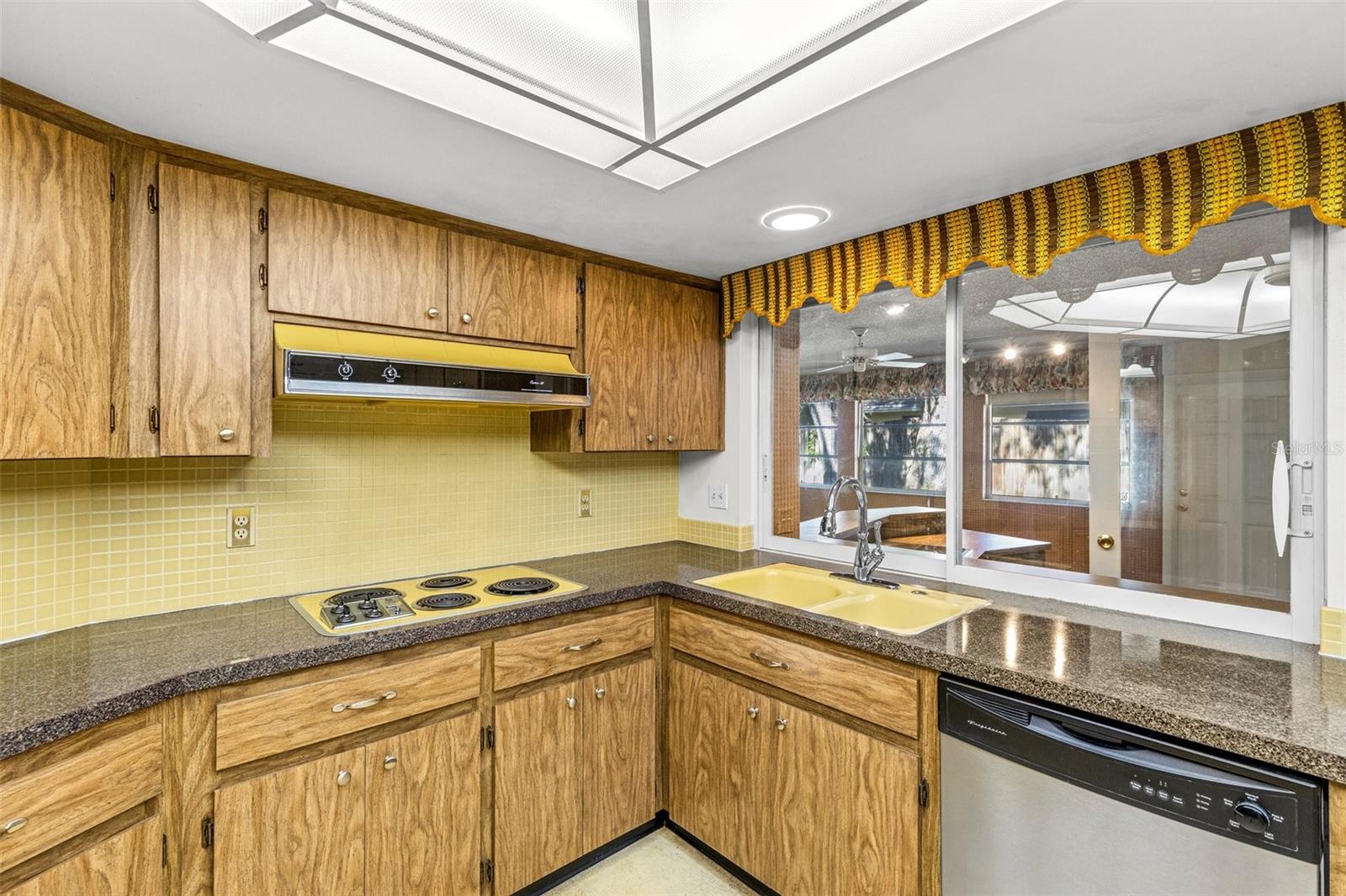 TEMPLE TERRACE ESTATES REP - Residential