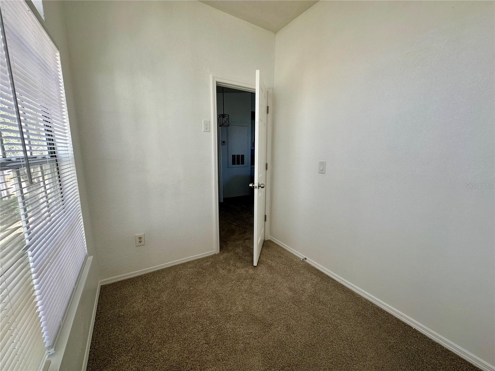 COLUMBIA ARMS CONDO - Residential Lease