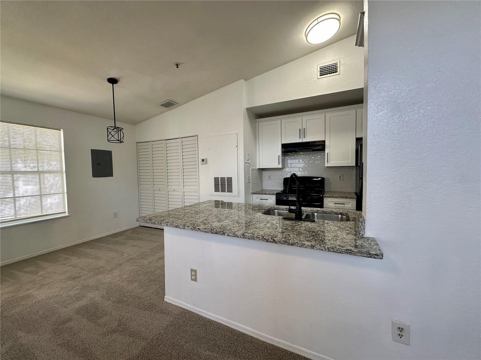 COLUMBIA ARMS CONDO - Residential Lease