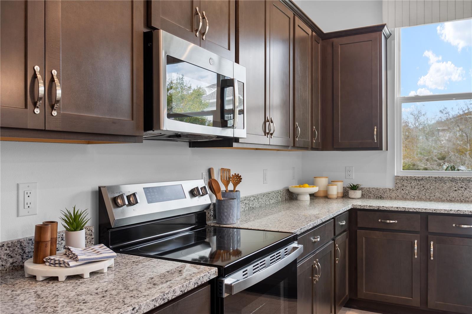 WESTCHASE STATION TOWNHOMES - Residential