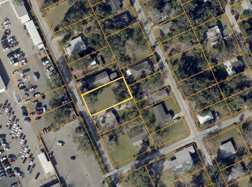 Photo of 517 Walker Avenue, Daytona Beach, FL 32114 (MLS # V4946265)