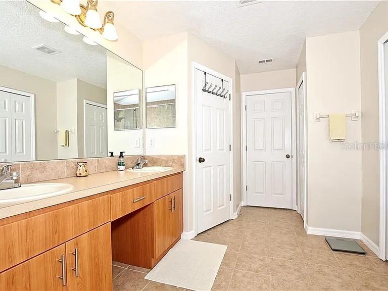 STONEYBROOK - Residential