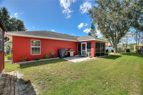 A home in LAKE WALES