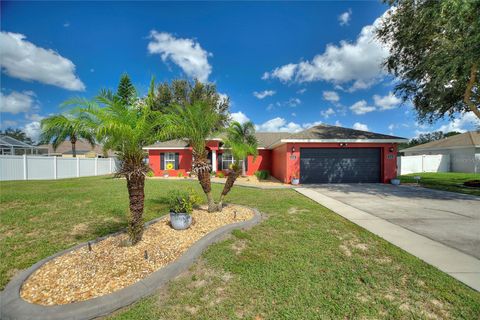 A home in LAKE WALES