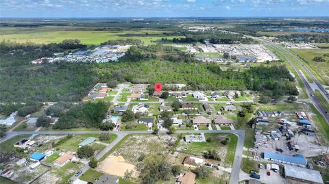 A home in LAKE WALES