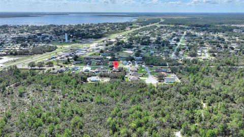 A home in LAKE WALES