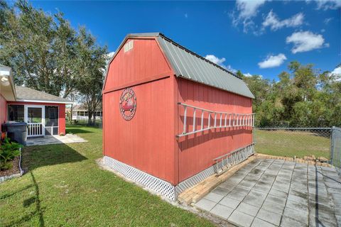 A home in LAKE WALES