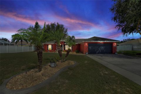 A home in LAKE WALES