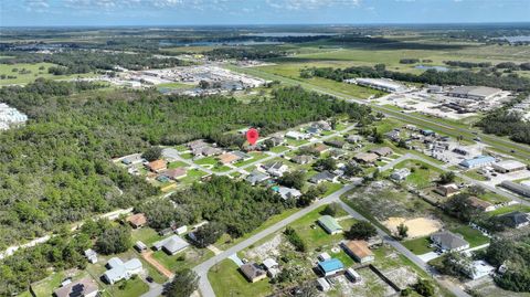 A home in LAKE WALES