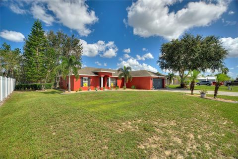 A home in LAKE WALES