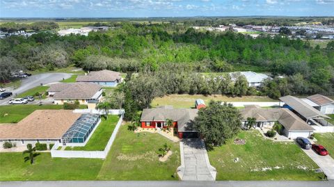 A home in LAKE WALES