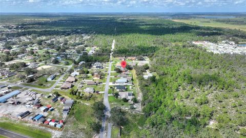 A home in LAKE WALES