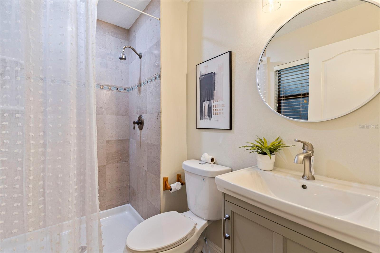 PIPERS GLEN - Residential Lease