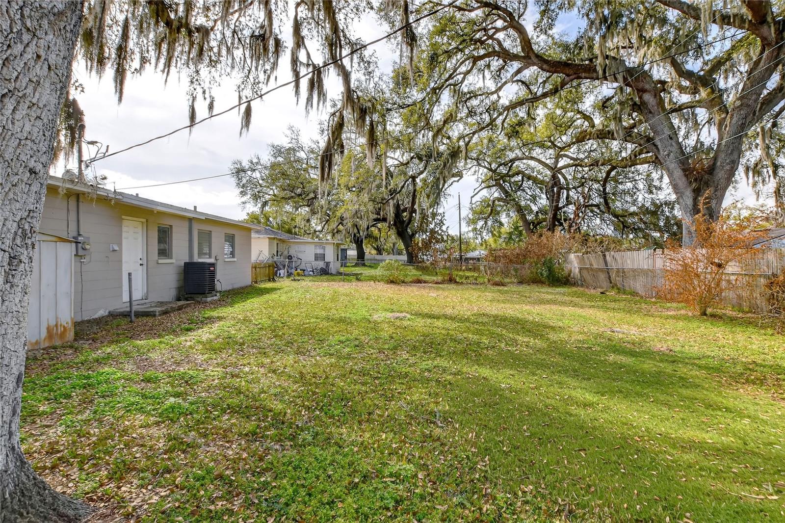 WOODLAND ESTATES PB 39 PG 29 - Residential