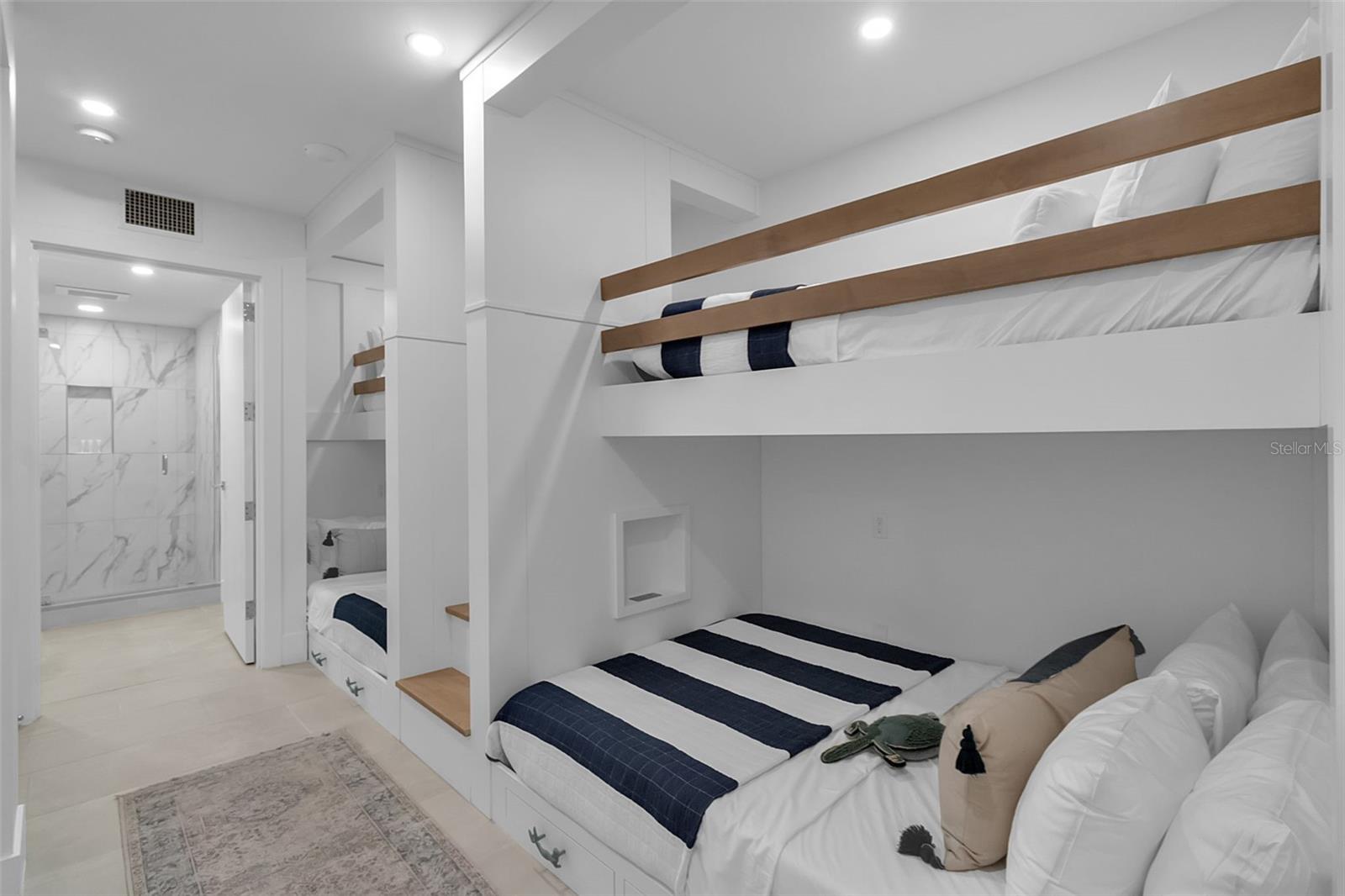 TEN35 SEASIDE - Residential
