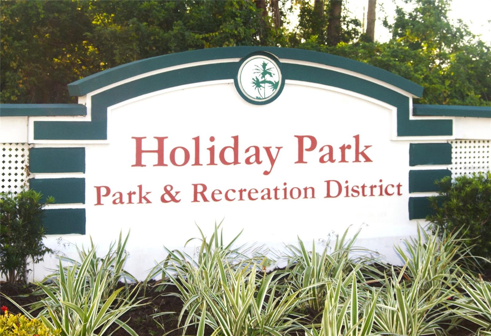 HOLIDAY PARK - Land