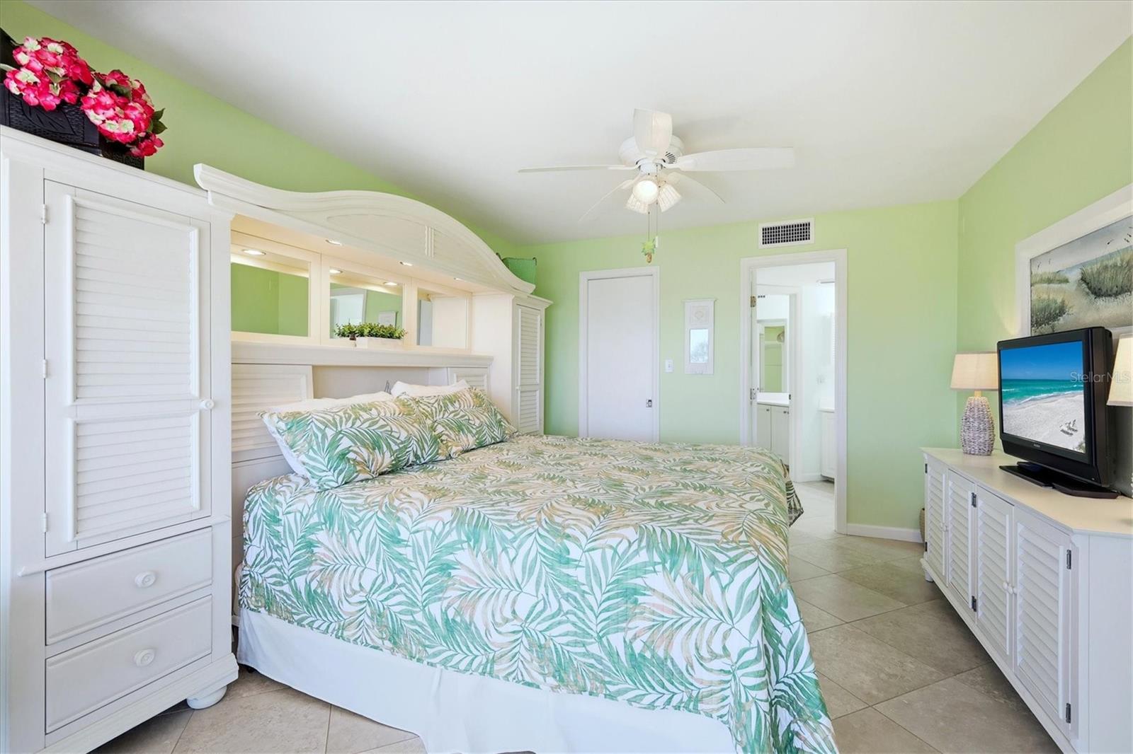 BEACH CHALET BLD G - Residential