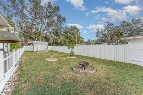 A home in LAKELAND