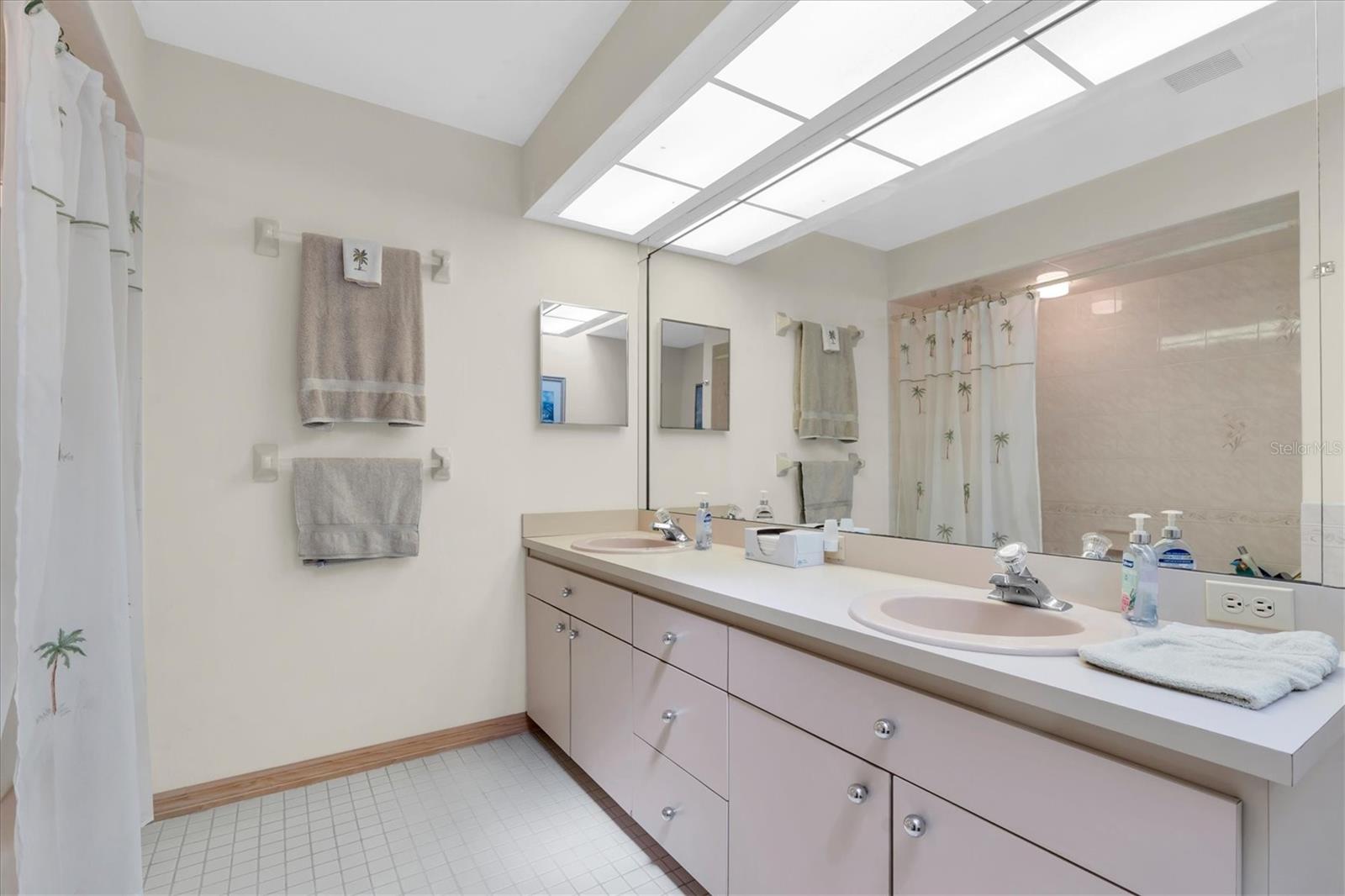 CRESCENT FOREST - Residential