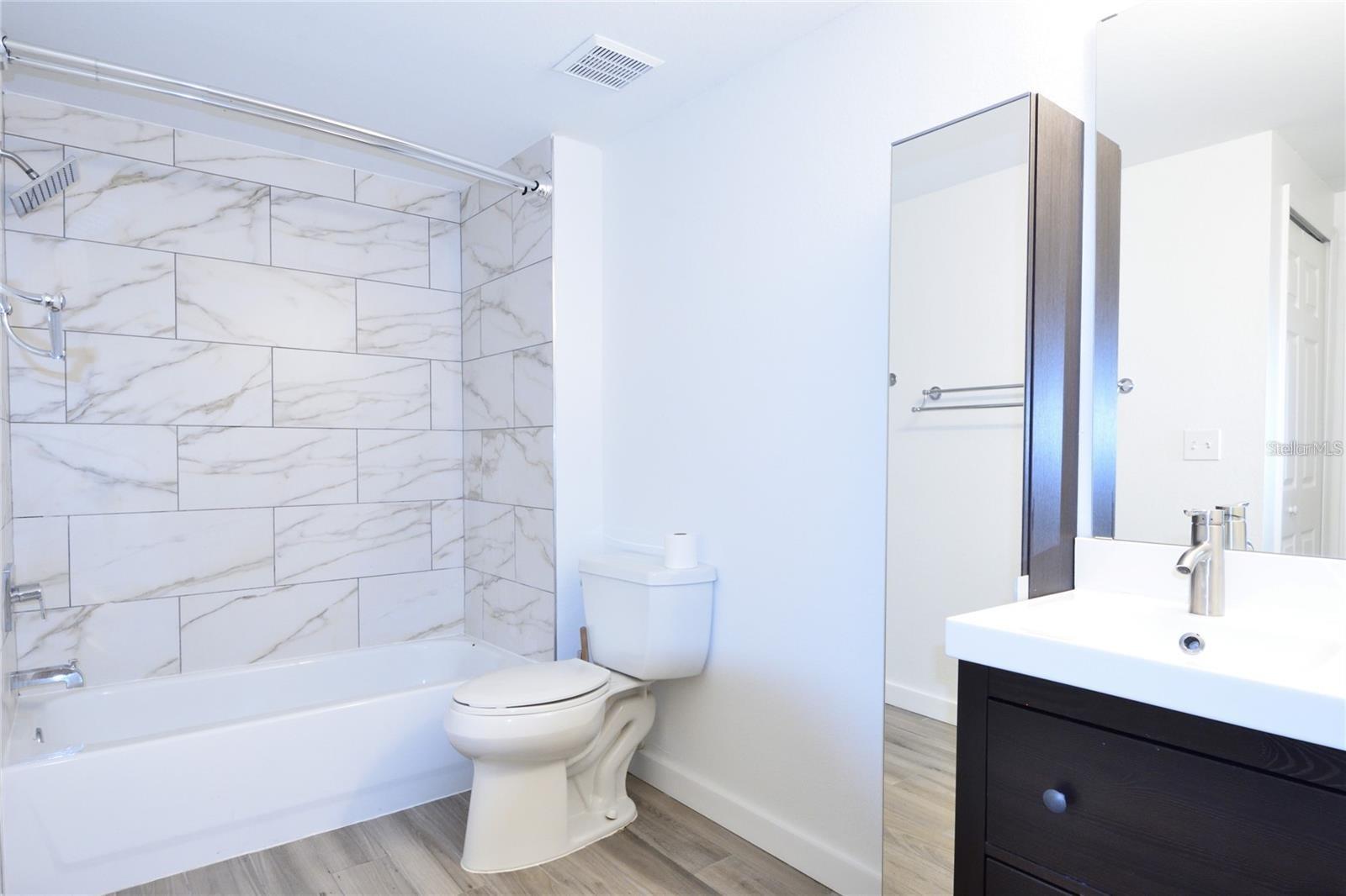 HAMPTONS/METROWEST - Residential