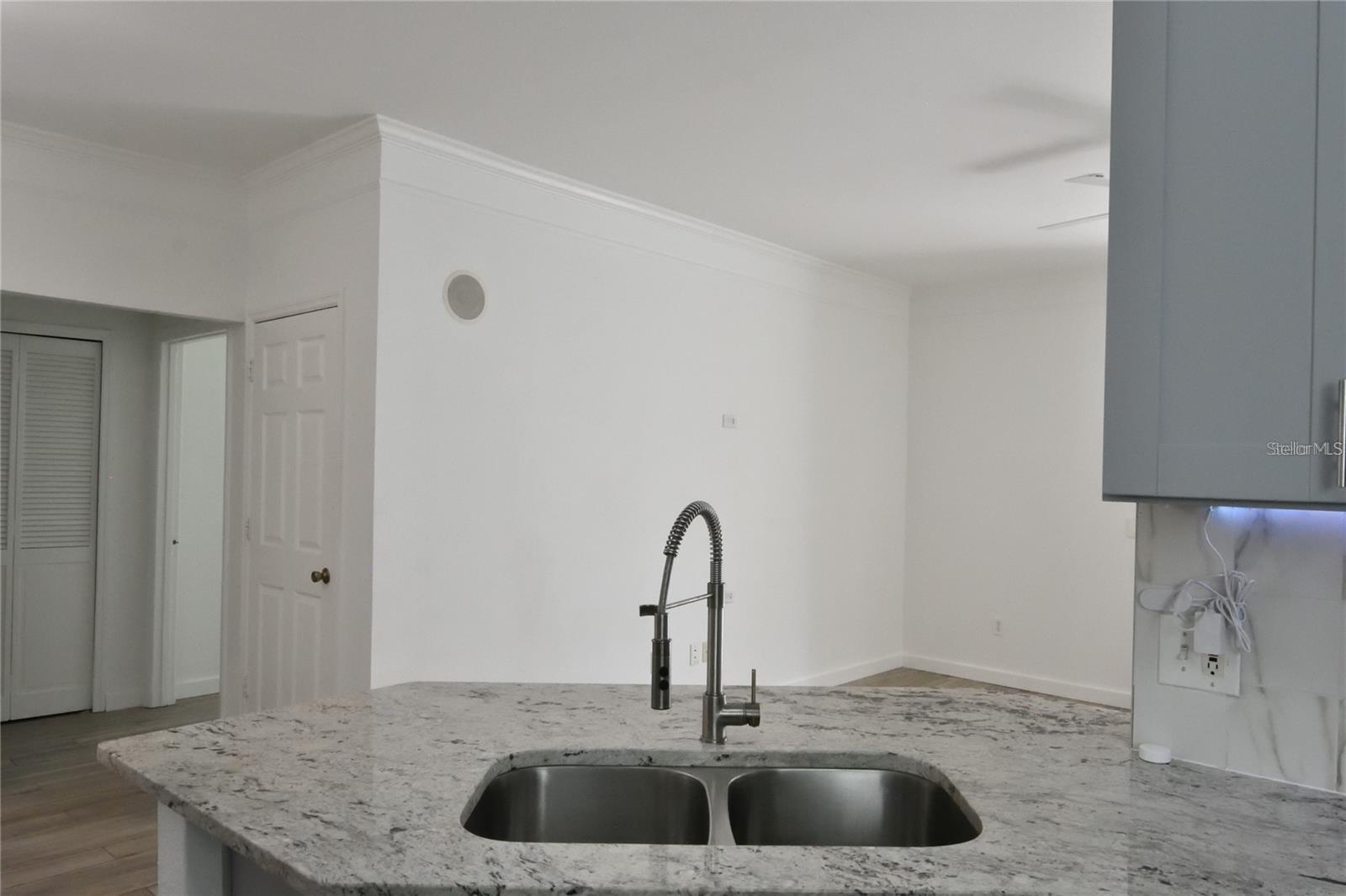 HAMPTONS/METROWEST - Residential