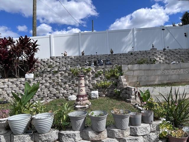 EUSTIS LAKE DOT ESTATES SUB - Residential