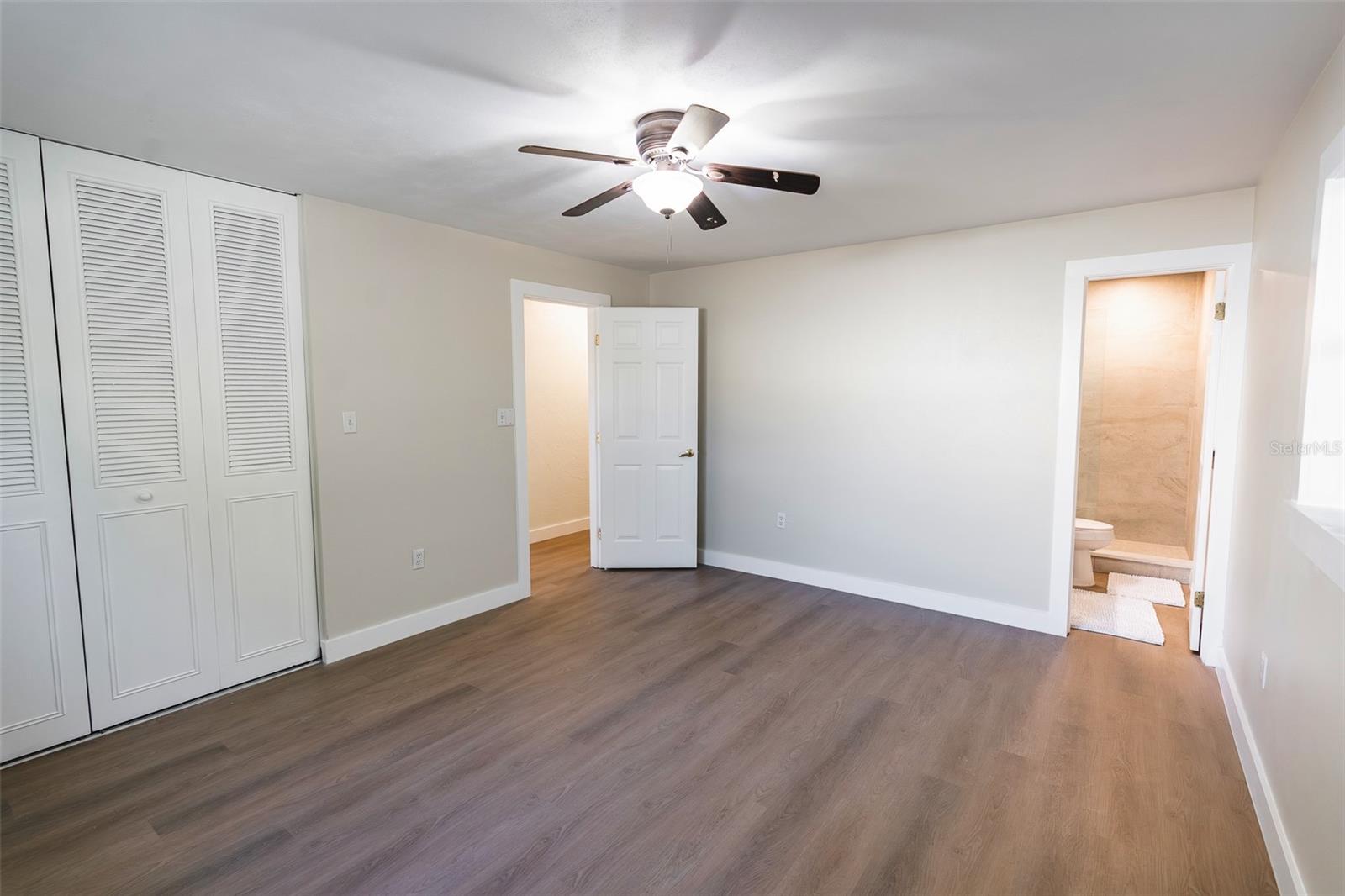 UNIVERSITY MANOR - Residential