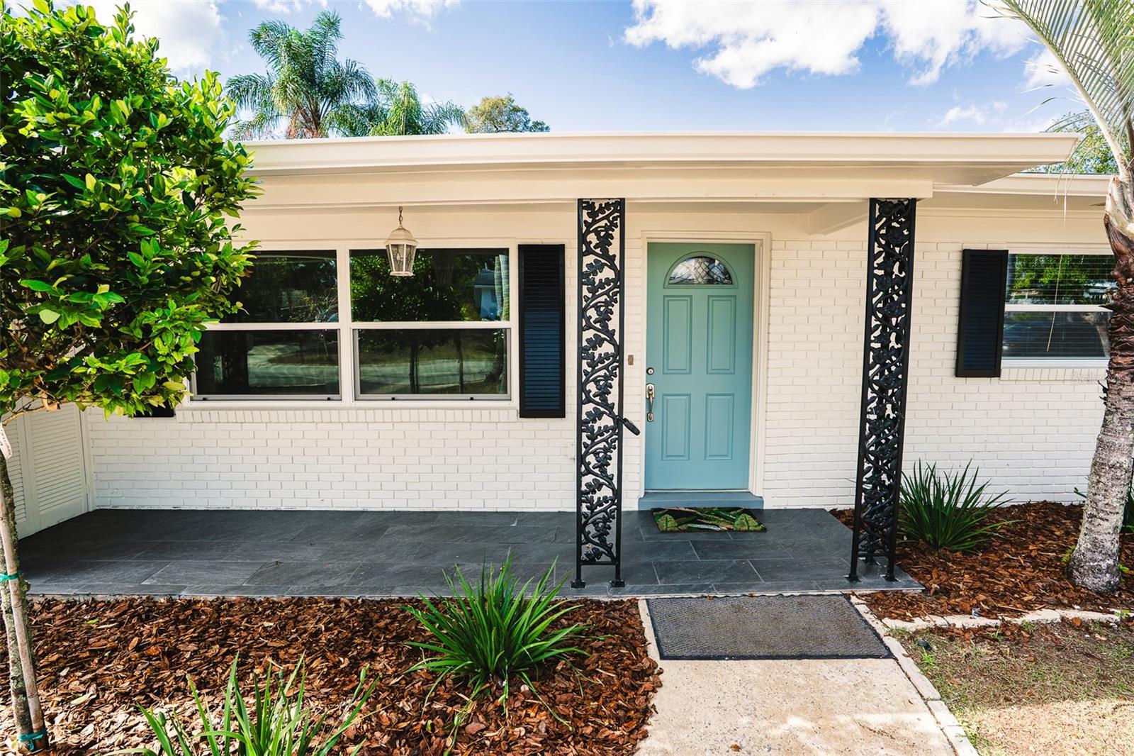 UNIVERSITY MANOR - Residential