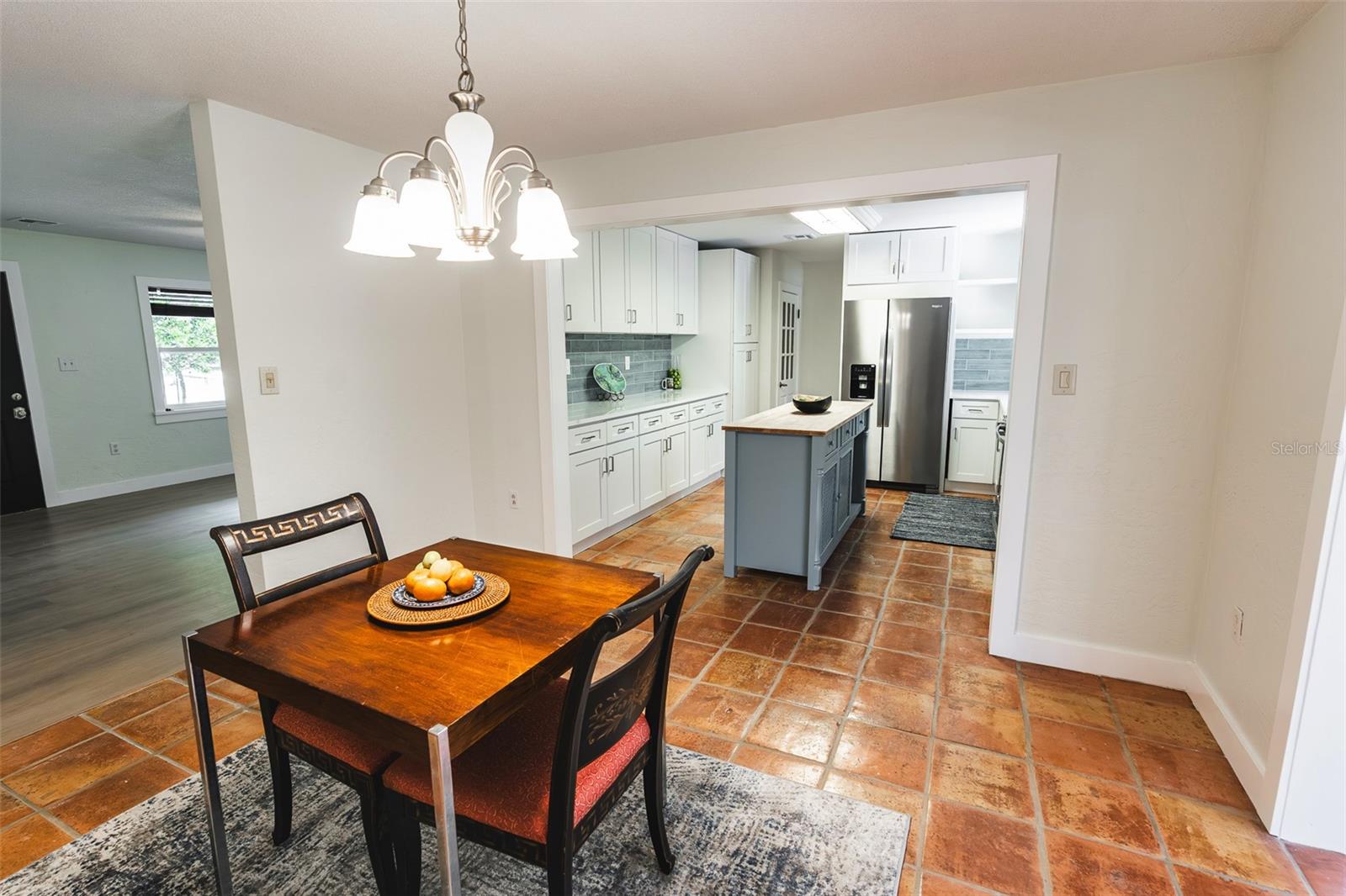 UNIVERSITY MANOR - Residential