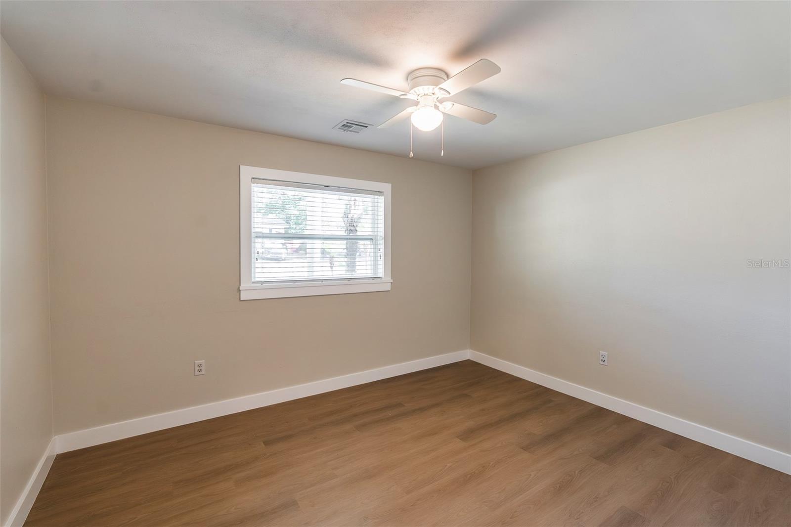 UNIVERSITY MANOR - Residential