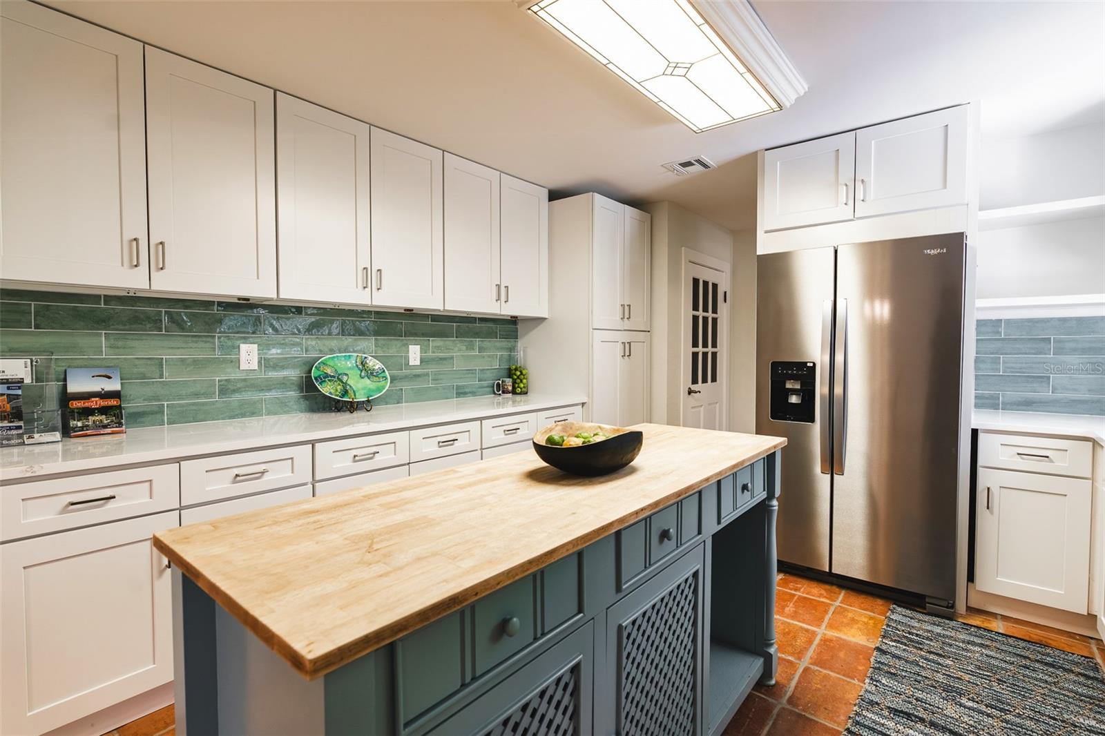 UNIVERSITY MANOR - Residential