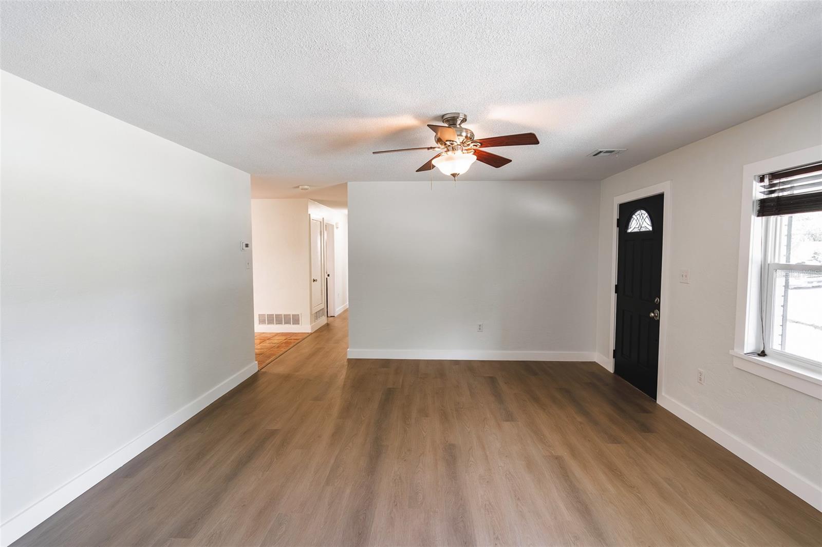 UNIVERSITY MANOR - Residential