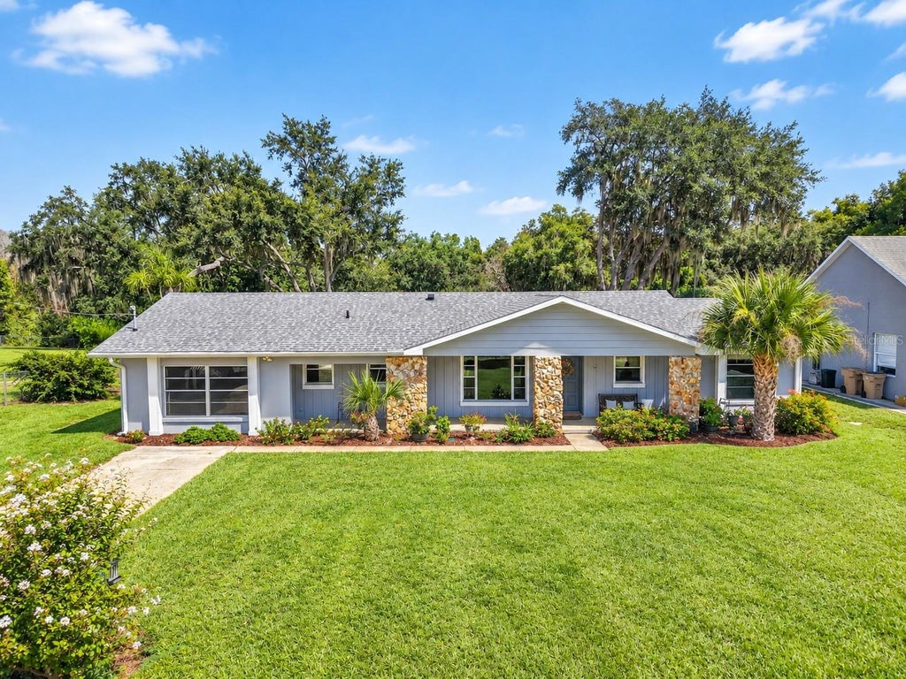 Photo of 11417 Lake Minneola Shores, Clermont, FL 34715 (MLS # GC543538)