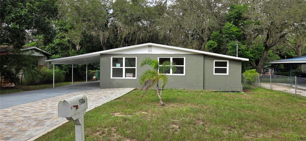 Photo of 1703 Rainbow Avenue, Sebring, FL 33870 (MLS # L4956490)