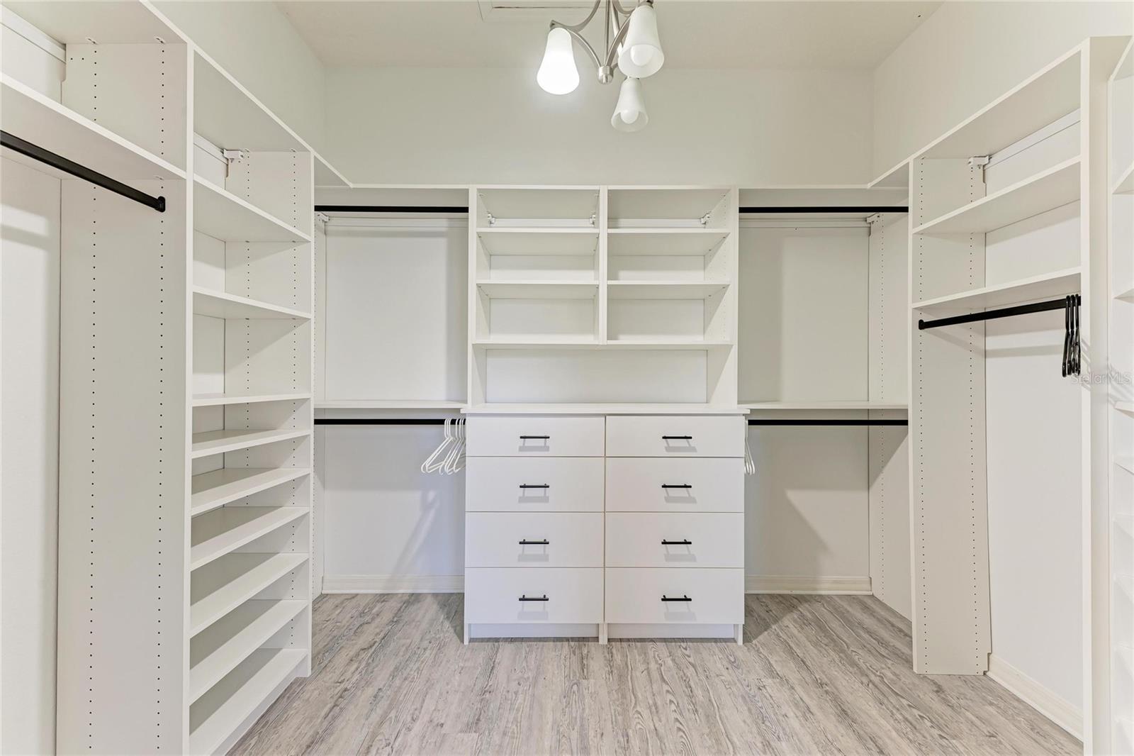 RIVER CLUB - Residential