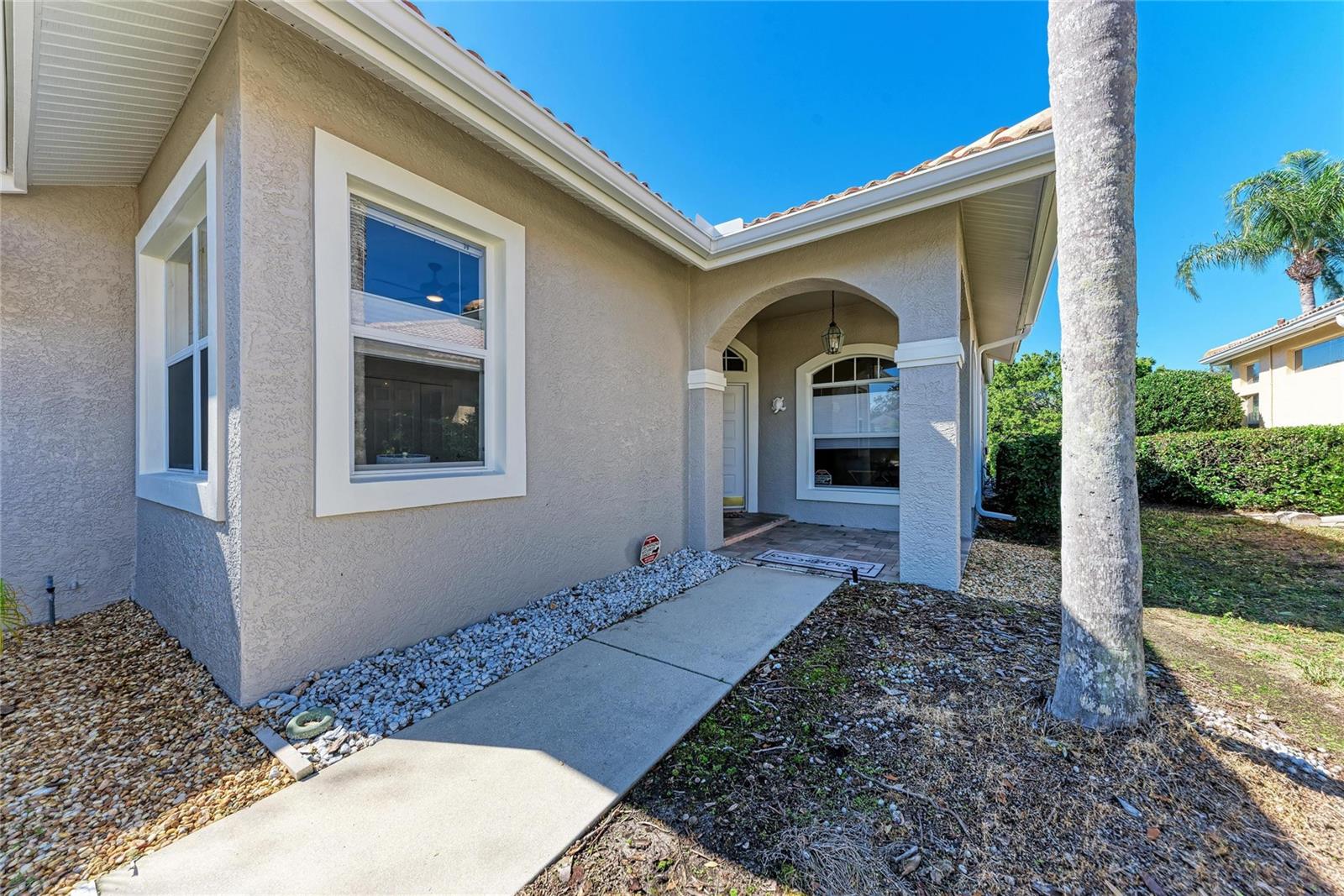 6726 HICKORY HAMMOCK CIRCLE