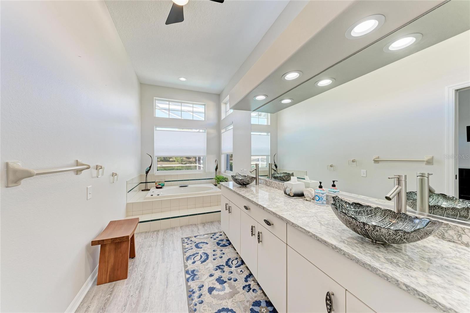 RIVER CLUB - Residential