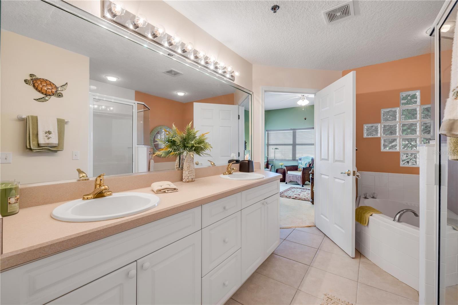 OCEAN WALK NSB BLDG 02 - Residential