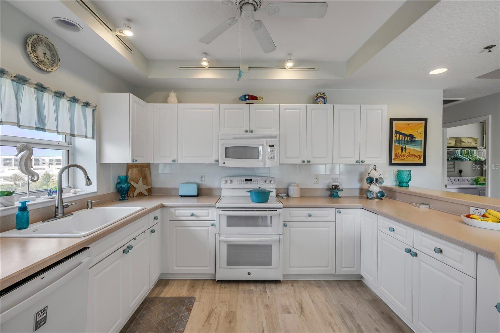 OCEAN WALK NSB BLDG 02 - Residential