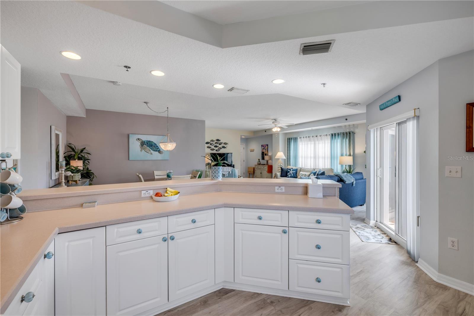 OCEAN WALK NSB BLDG 02 - Residential