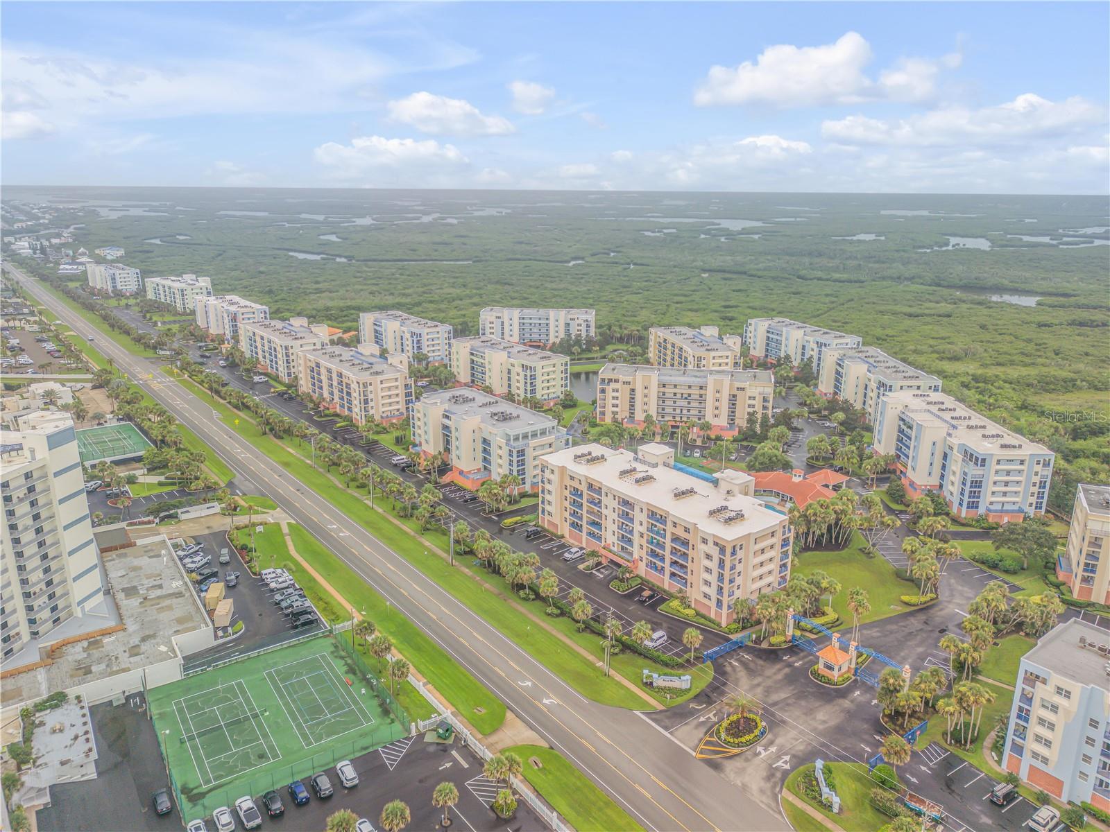 OCEAN WALK NSB BLDG 02 - Residential