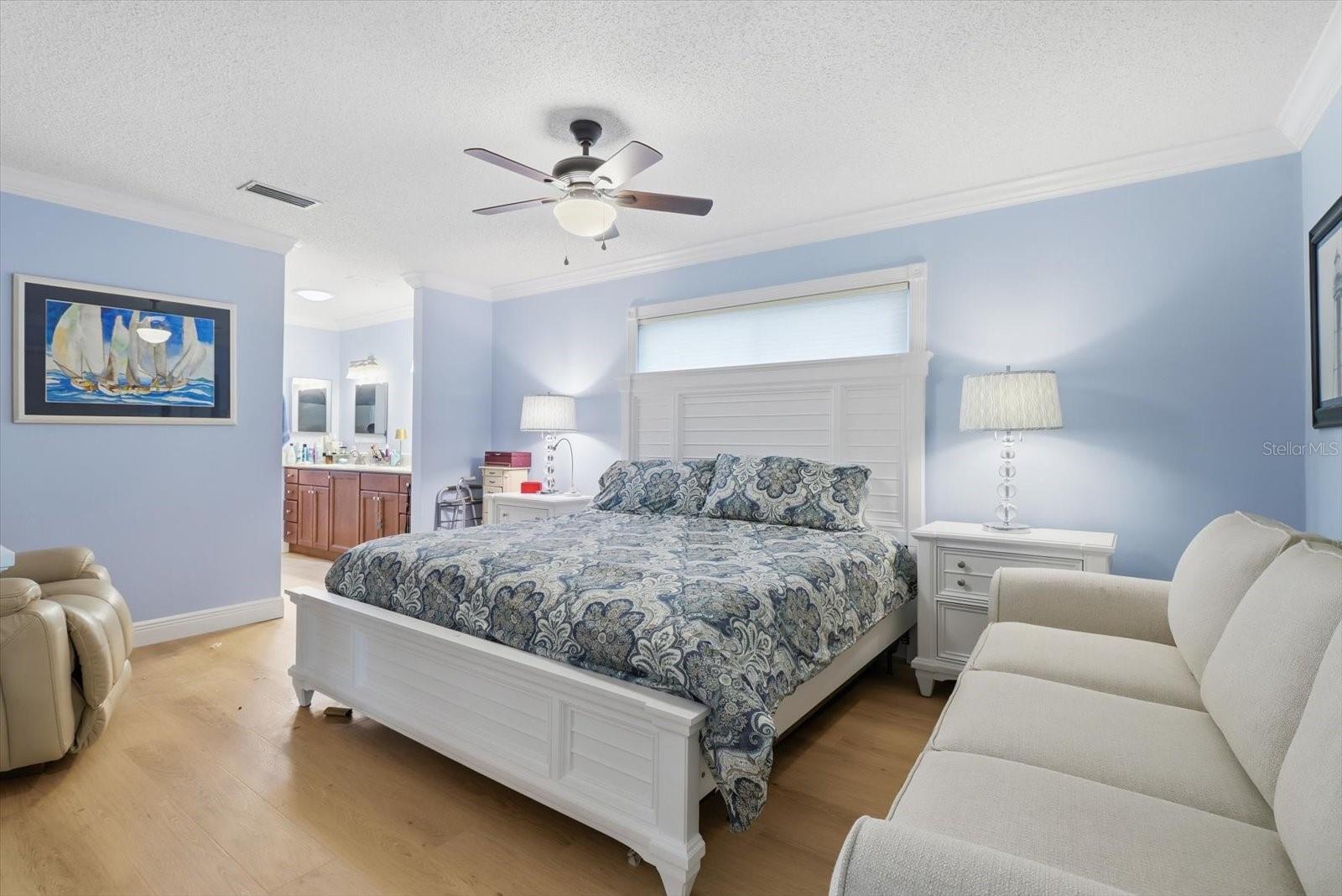 ON TOP OF THE WORLD - Residential